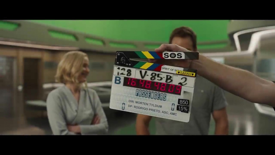 Passengers_Outtakes_with_Jennifer_Lawrence__004.jpg