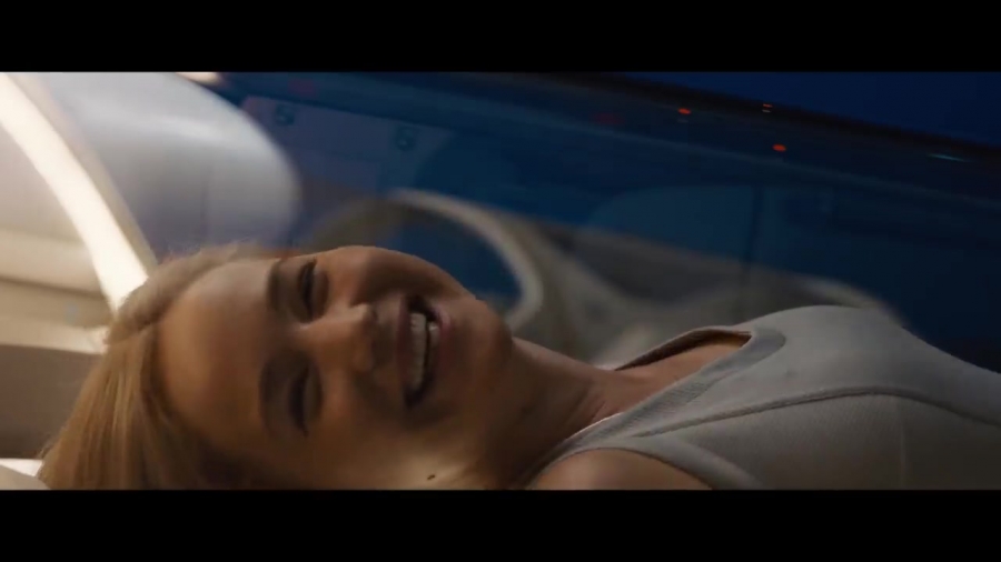 Passengers_Outtakes_with_Jennifer_Lawrence__043.jpg