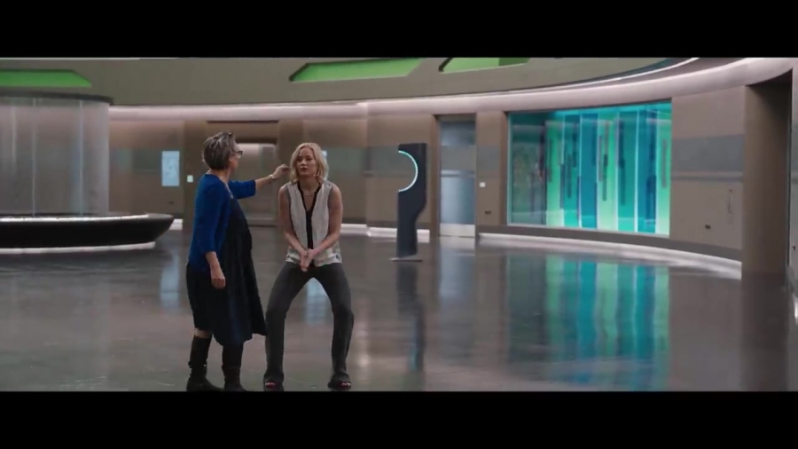 Passengers_Outtakes_with_Jennifer_Lawrence__071.jpg