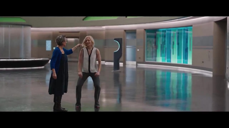 Passengers_Outtakes_with_Jennifer_Lawrence__072.jpg
