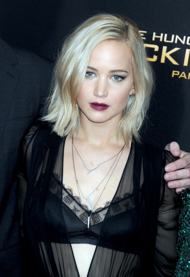 54112107_jennifer_lawrence_063.jpg