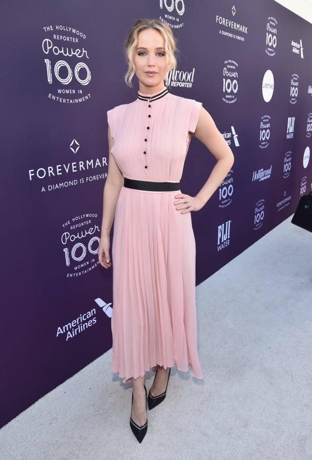 Click to view full size image
==============
The_Hollywood_Reporters_2017_281629.jpg The_Hollywood_Reporters_2017_281629.jpg