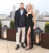Red_Sparrow_Photocalluk_289829.jpg