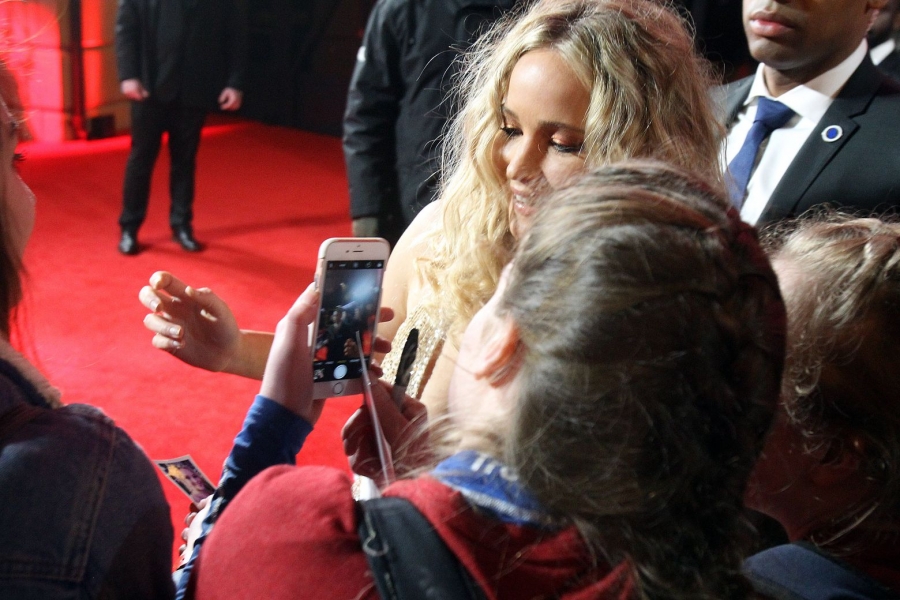 Red_Sparrow_uk_2825529.jpg