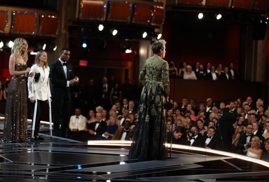 Click to view full size image
==============
90thoscars_285329.jpg 90thoscars_285329.jpg