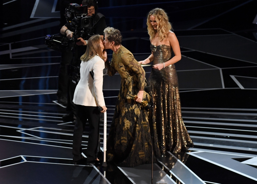Click to view full size image
==============
90thoscars_285529.jpg 90thoscars_285529.jpg