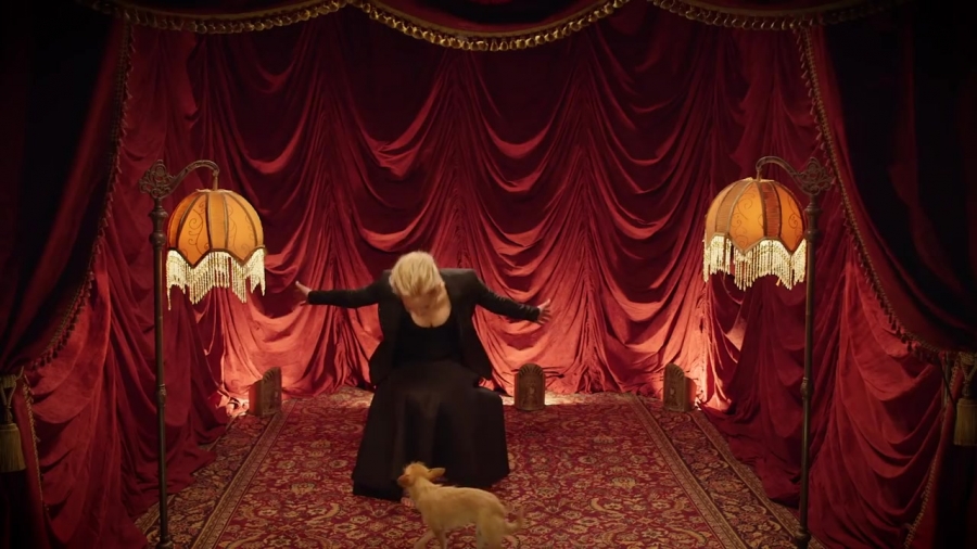Jennifer_Lawrence_is_a_Surprisingly_Good_Mime___Secret_Talent_Theater___Vanity_Fair_175.jpg
