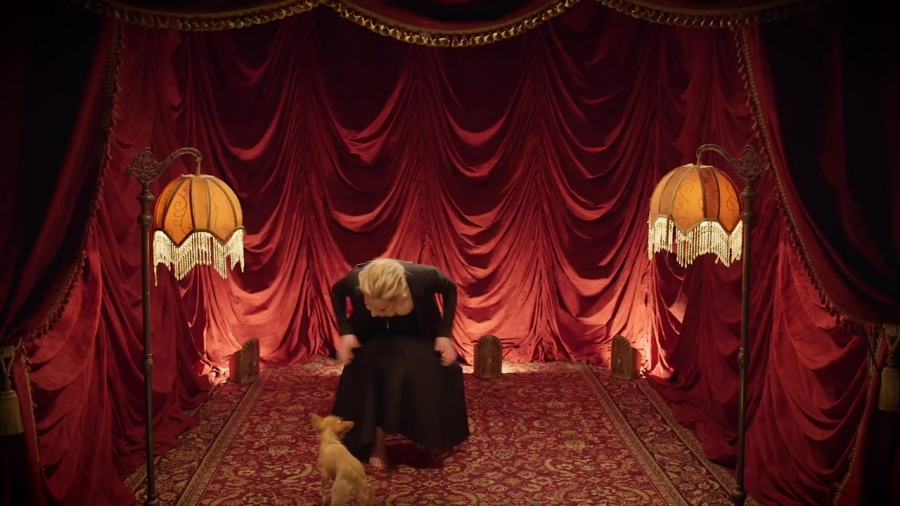 Jennifer_Lawrence_is_a_Surprisingly_Good_Mime___Secret_Talent_Theater___Vanity_Fair_178.jpg