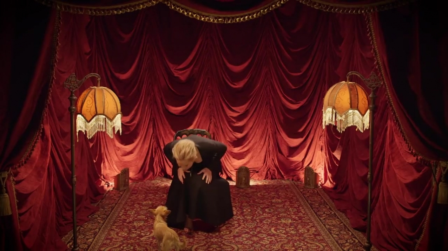 Jennifer_Lawrence_is_a_Surprisingly_Good_Mime___Secret_Talent_Theater___Vanity_Fair_181.jpg
