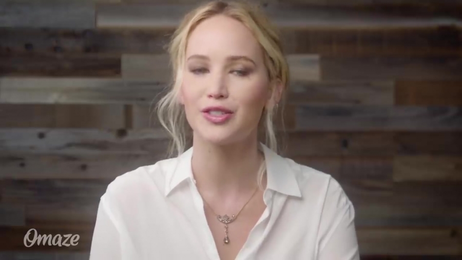 Jennifer_Lawrence_Helps_the_Internet_Escape_Awkward_Situations____Omaze_018.jpg