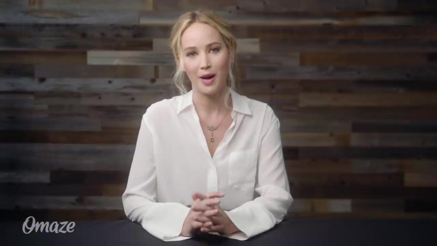 Jennifer_Lawrence_Helps_the_Internet_Escape_Awkward_Situations____Omaze_033.jpg
