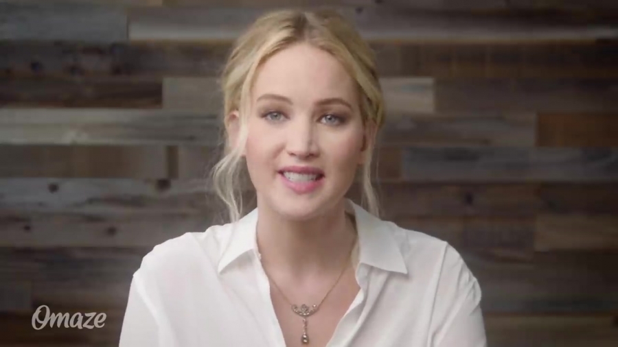 Jennifer_Lawrence_Helps_the_Internet_Escape_Awkward_Situations____Omaze_041.jpg