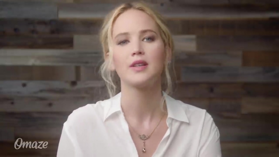 Jennifer_Lawrence_Helps_the_Internet_Escape_Awkward_Situations____Omaze_045.jpg