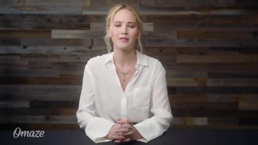 Jennifer_Lawrence_Helps_the_Internet_Escape_Awkward_Situations____Omaze_050.jpg