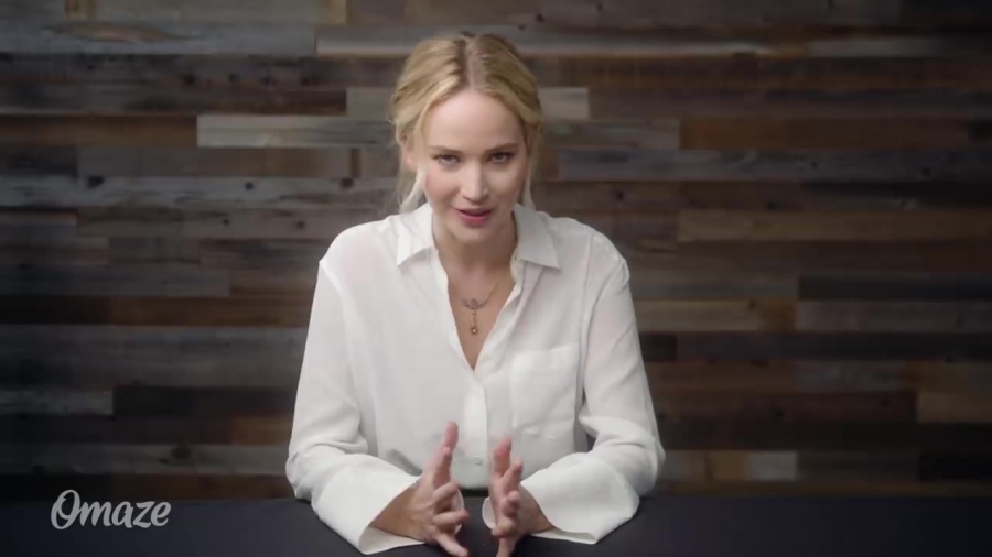Jennifer_Lawrence_Helps_the_Internet_Escape_Awkward_Situations____Omaze_171.jpg