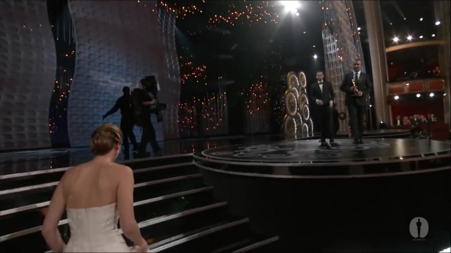 Jennifer_Lawrence_Wins_Best_Actress-_2013_Oscars_121.jpg