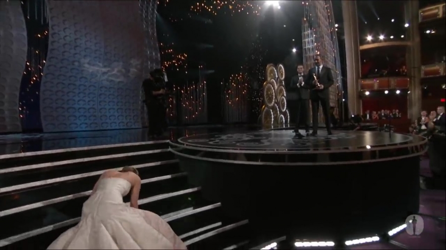 Jennifer_Lawrence_Wins_Best_Actress-_2013_Oscars_123.jpg
