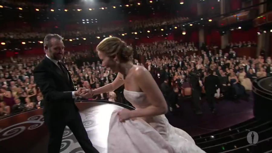 Jennifer_Lawrence_Wins_Best_Actress-_2013_Oscars_131.jpg