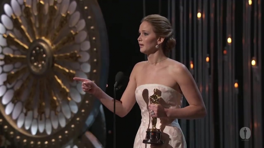 Jennifer_Lawrence_Wins_Best_Actress-_2013_Oscars_196.jpg