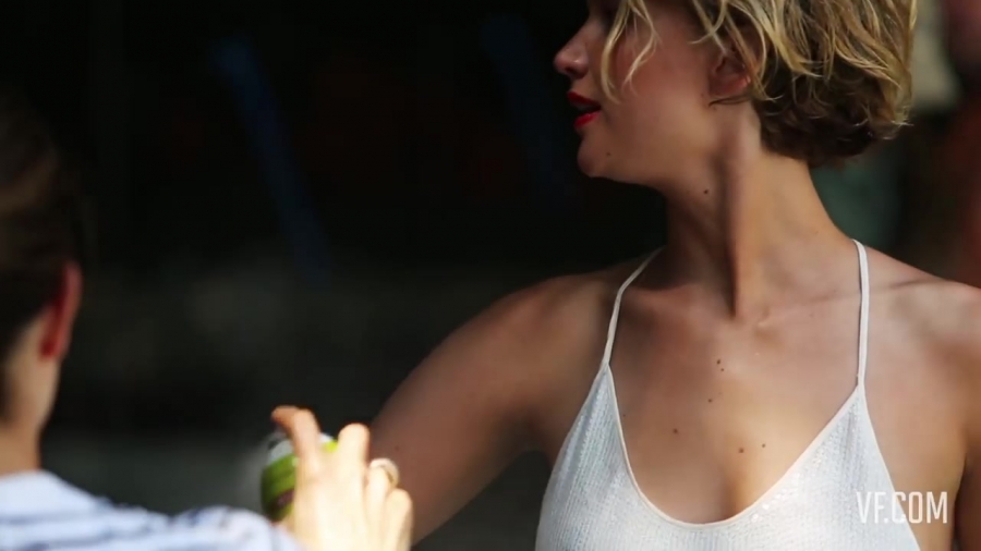 Click to view full size image
==============
Jennifer_Lawrence_Makes_a_Splash_for_Her_Cover_Shoot___Vanity_Fair_112.jpg Jennifer_Lawrence_Makes_a_Splash_for_Her_Cover_Shoot___Vanity_Fair_112.jpg