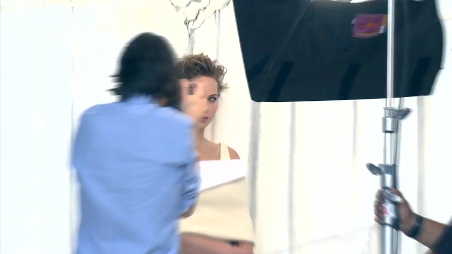 Watch_Jennifer_Lawrence_s_InStyle_Cover_Shoot_110.jpg