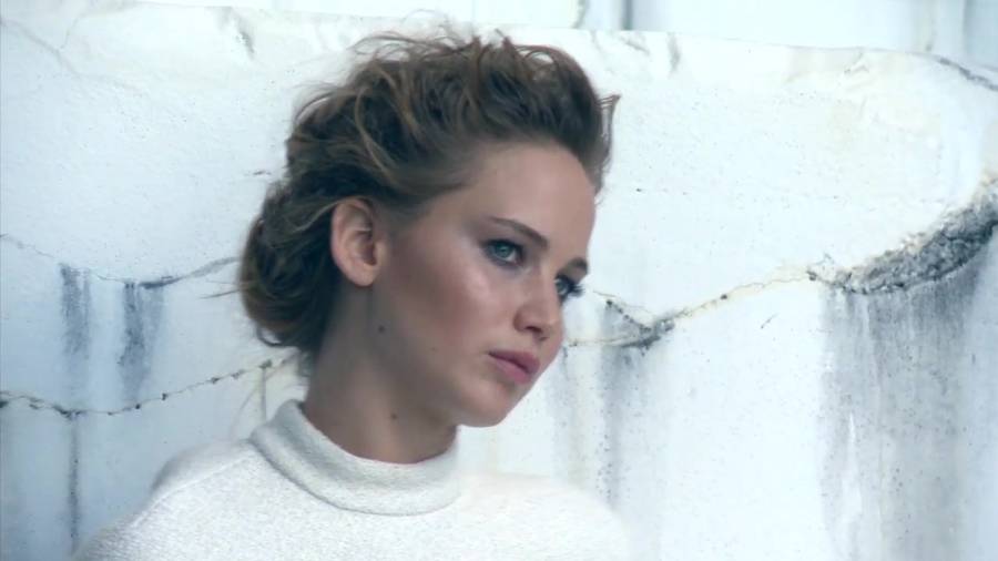 Watch_Jennifer_Lawrence_s_InStyle_Cover_Shoot_150.jpg