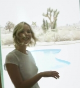 Jennifer_Lawrence_s_Awkward_Interview___Vogue_003.jpg