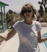 Jennifer_Lawrence_s_Awkward_Interview___Vogue_072.jpg