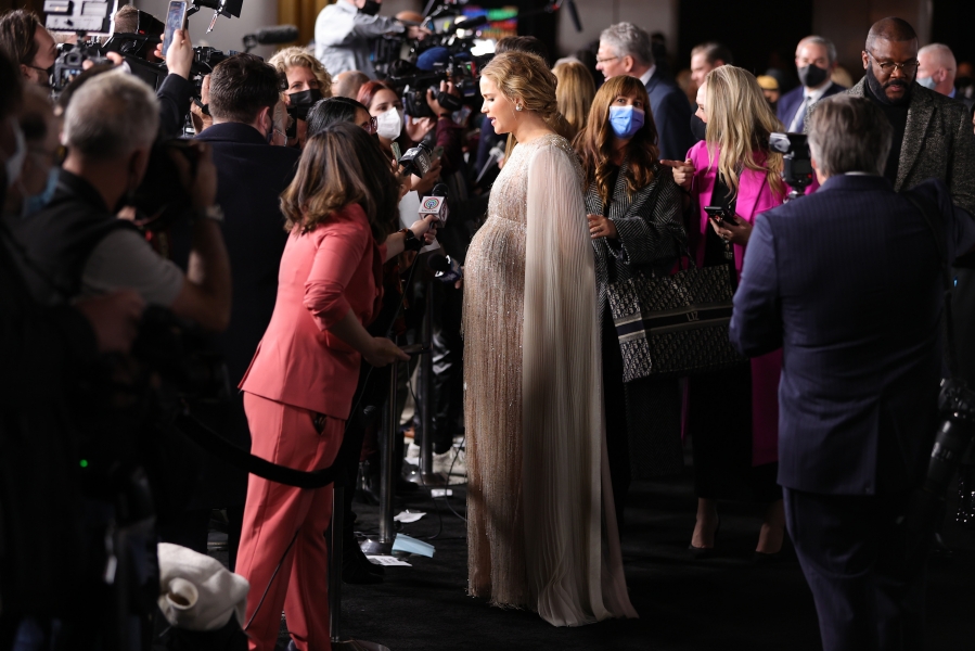250789933_jenniferlawrence-xaos335-05122021-1.jpg