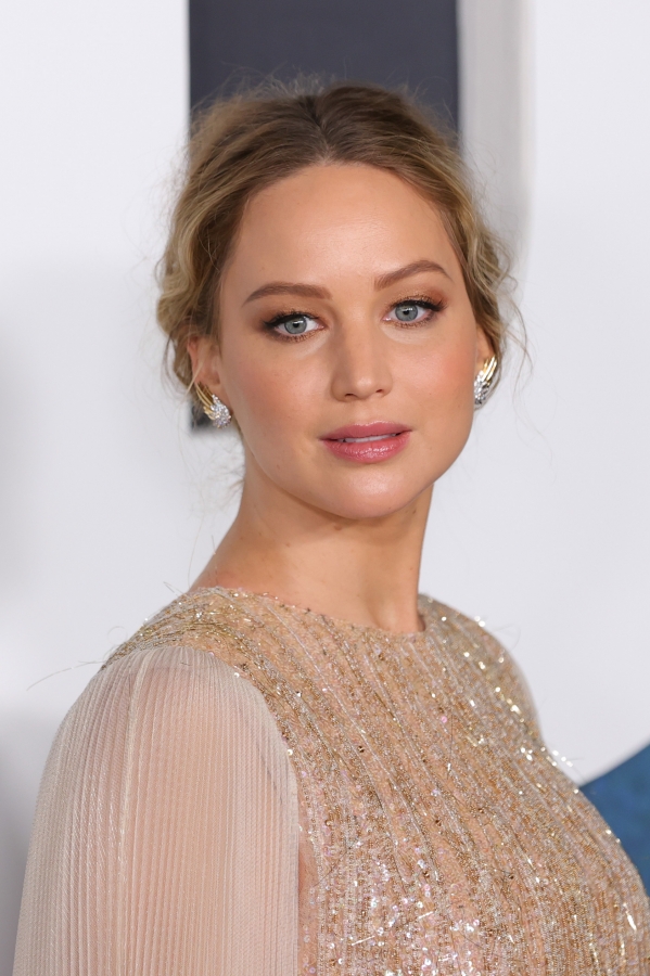 250789991_jenniferlawrence-xaos335-05122021-45.jpg