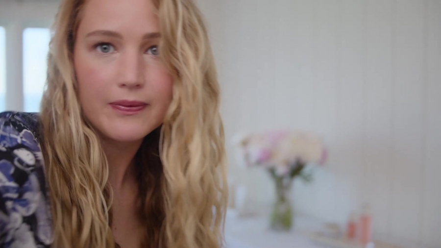 Enjoy_the_Dior_Spa_treatments_with_Jennifer_Lawrence_010.jpg