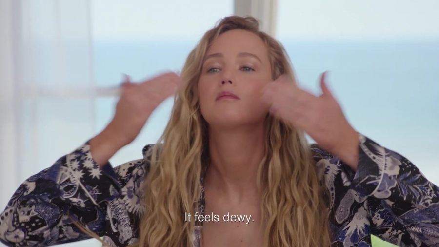 Enjoy_the_Dior_Spa_treatments_with_Jennifer_Lawrence_040.jpg