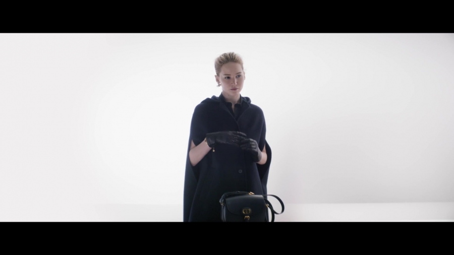 Click to view full size image
==============
Jennifer_Lawrence_for_the_Dior_Fall_2020_Collection_013.jpg Jennifer_Lawrence_for_the_Dior_Fall_2020_Collection_013.jpg