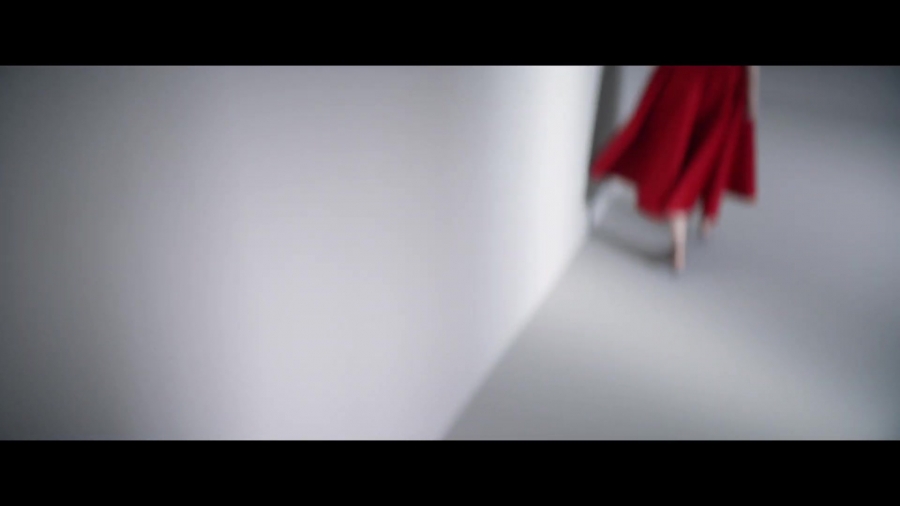 Click to view full size image
==============
Jennifer_Lawrence_for_the_Dior_Fall_2020_Collection_028.jpg Jennifer_Lawrence_for_the_Dior_Fall_2020_Collection_028.jpg