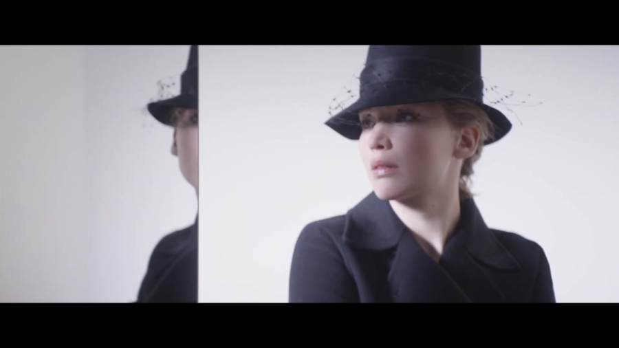 Jennifer_Lawrence_for_the_Dior_Fall_2020_Collection_052.jpg