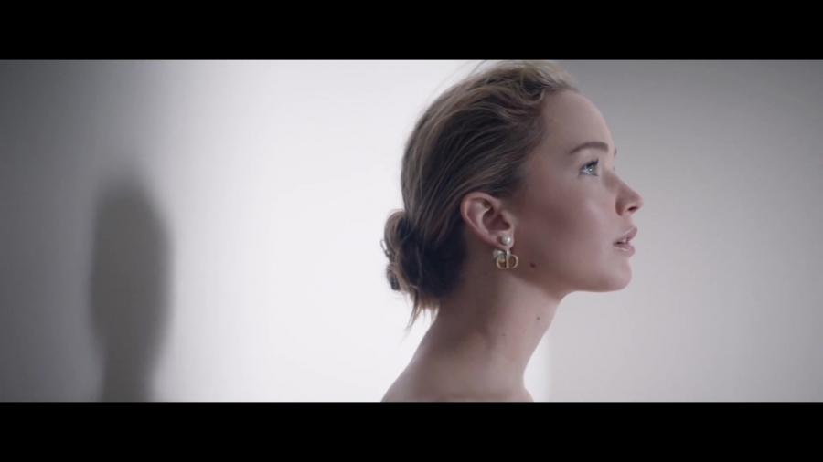 Click to view full size image
==============
Jennifer_Lawrence_for_the_Dior_Fall_2020_Collection_111.jpg Jennifer_Lawrence_for_the_Dior_Fall_2020_Collection_111.jpg