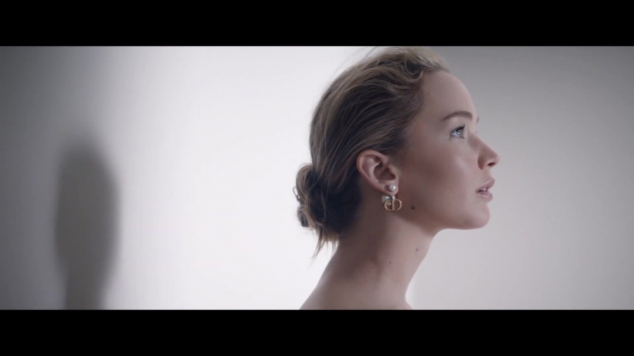 Click to view full size image
==============
Jennifer_Lawrence_for_the_Dior_Fall_2020_Collection_112.jpg Jennifer_Lawrence_for_the_Dior_Fall_2020_Collection_112.jpg