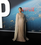 250789966_jenniferlawrence-xaos335-05122021-26.jpg