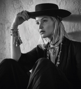 Dior_Cruise_2018_campaign0003.jpg